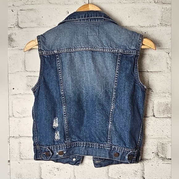 Urban Heritage Distressed  Fitted Button-Up Denim Vest - Picture 2 of 7